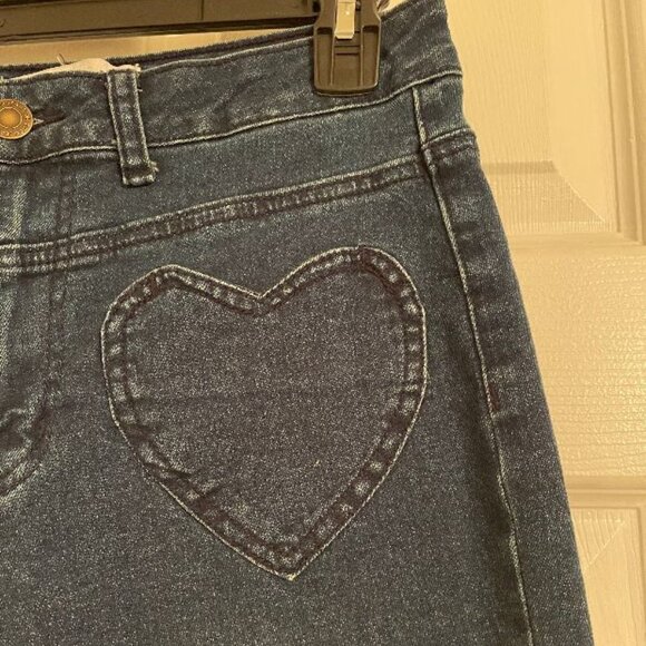 Jeans HEART SHAPED POCKETS front & back,🥳HOST PICK🥳 NWOT, very soft,  29 waist - Picture 1 of 13